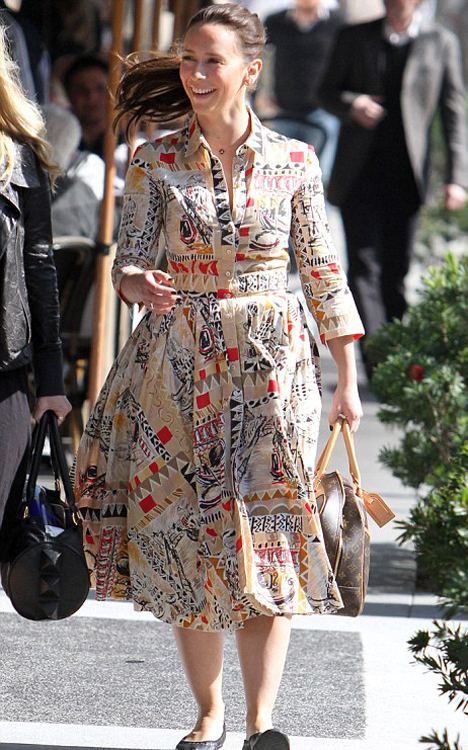 Jennifer Love Hewitt out shopping in Beverly Hills 9810